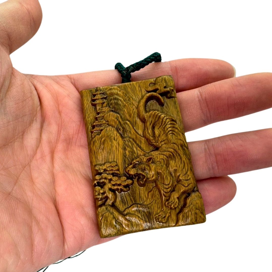 風水 アクセサリー | 木製彫刻ネックレス 龍or虎 お守り