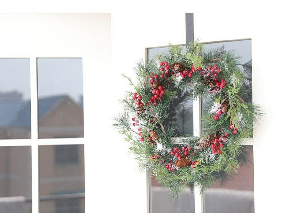 イベントグッズ | クリスマスリース 50cm 赤い実と松ぼっくり付き