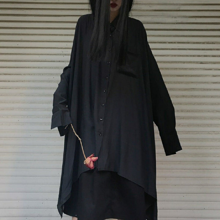 シャツ 女性 | ブラック フレア ロングシャツ - ゆったりフィット、モード系フェミニン