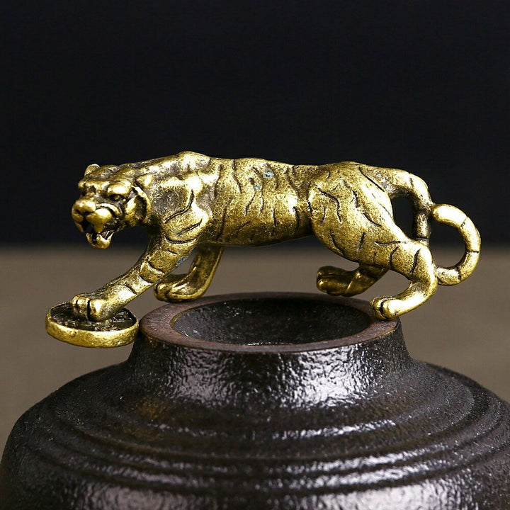 風水 インテリア | 開運風水 虎の置物 古銭踏みつけデザイン