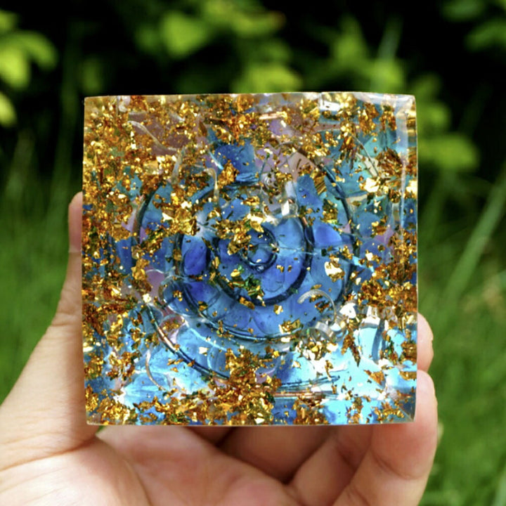 風水 インテリア | 惑星モチーフのオルゴナイト置物 - チャクラストーン＆金箔入り