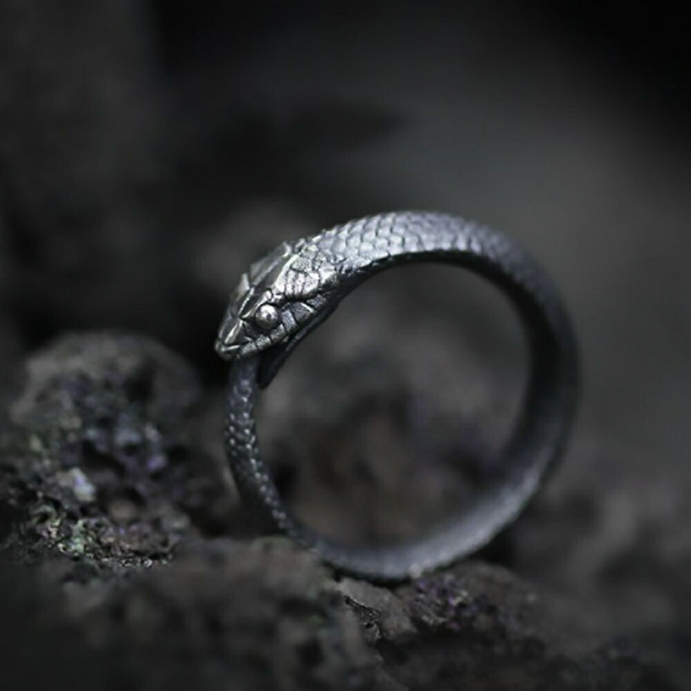 リング | ウロボロス スネークリング ブラック燻し風仕上げ - メンズ＆レディース向け