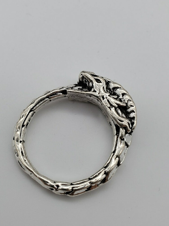 リング | ウロボロス スネークリング シルバーカラー燻し風仕上げ