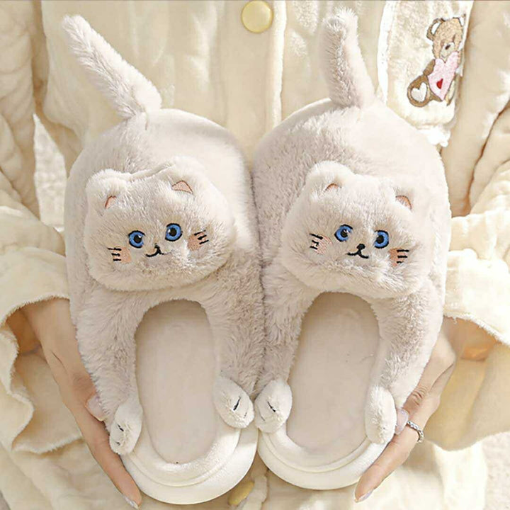 インテリア グッズ | ふわふわ猫の抱きつきぬいぐるみスリッパ