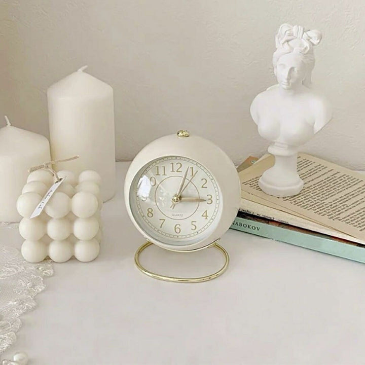 インテリア雑貨 その他 | レトロデザイン目覚まし時計 - ゴールド台座・選べる4カラー