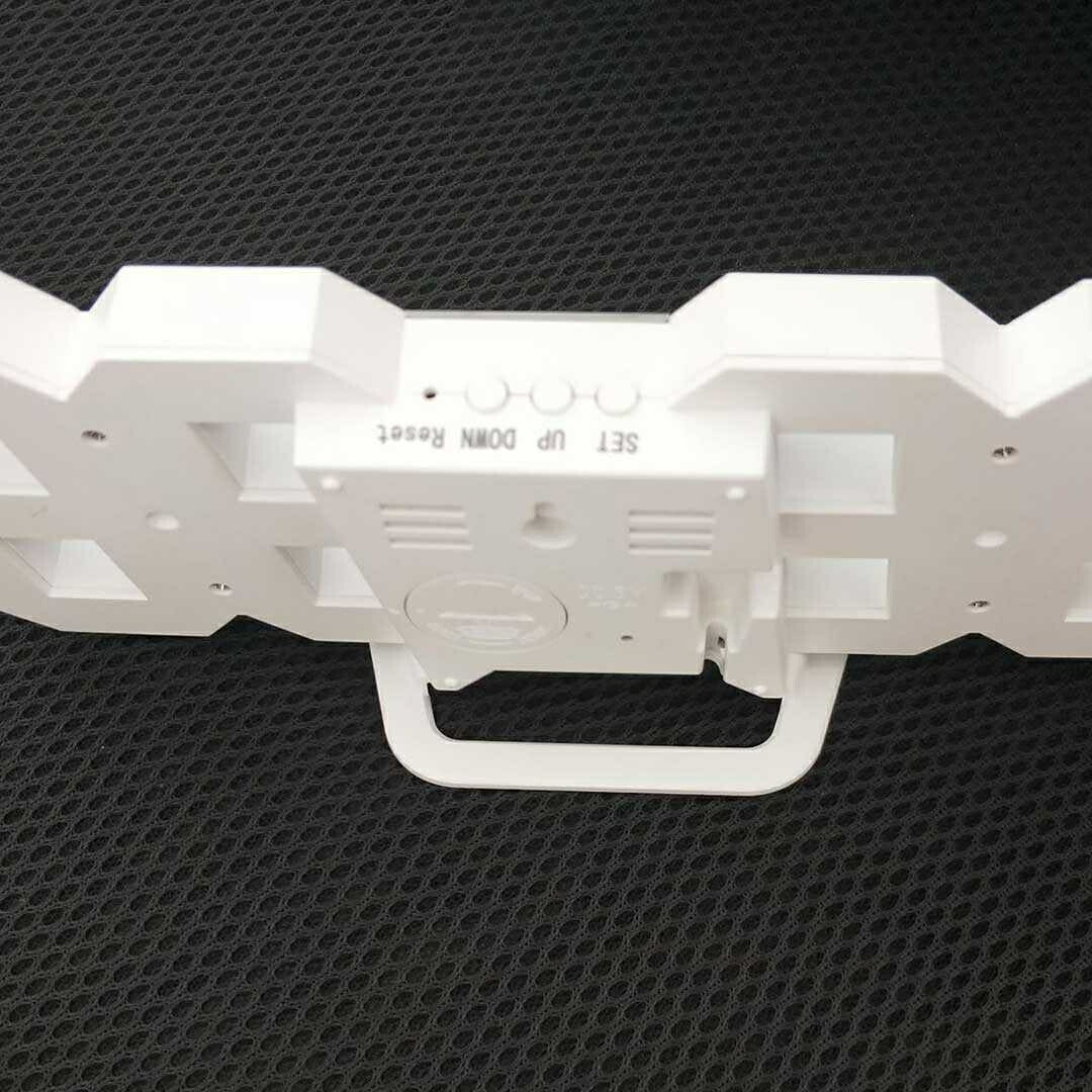 インテリア雑貨 その他 | ピュアホワイトLEDデジタル時計 - 壁掛け・置き兼用、スヌーズ機能付