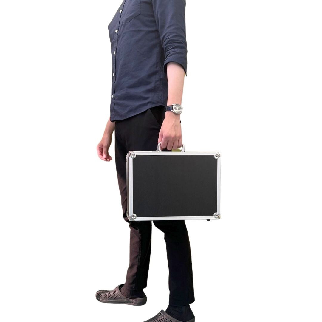 トレカケース | ポケモン・遊戯王対応 27枚収納トレカアタッシュケース