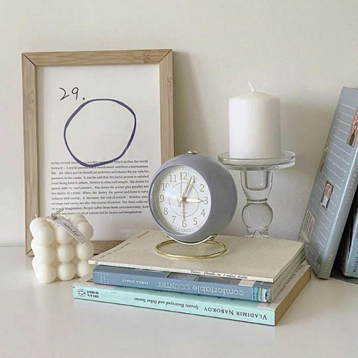 インテリア雑貨 その他 | レトロデザイン目覚まし時計 - ゴールド台座・選べる4カラー