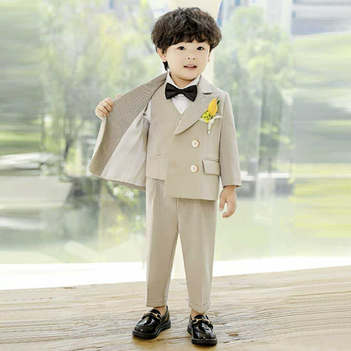 男性ファッション その他 | ベージュ子供スーツ6点セット - 入学・卒業式向け