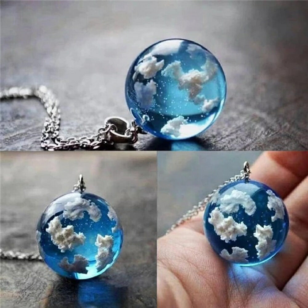 ネックレス | 空と雲の樹脂ネックレス - スピリチュアル風水デザイン
